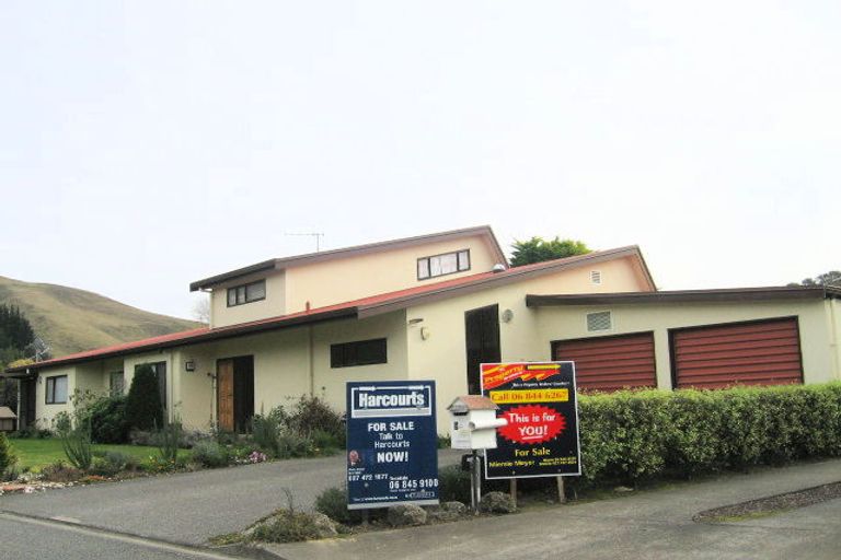 Photo of property in 10 Churchill Drive, Taradale, Napier, 4112