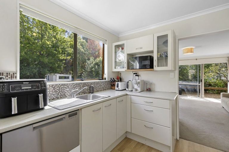 Photo of property in 2/5 Taunton Way, Pinehaven, Upper Hutt, 5019