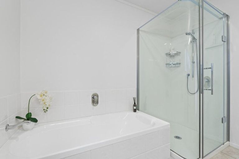 Photo of property in 1/42 Amorino Drive, Red Beach, 0932