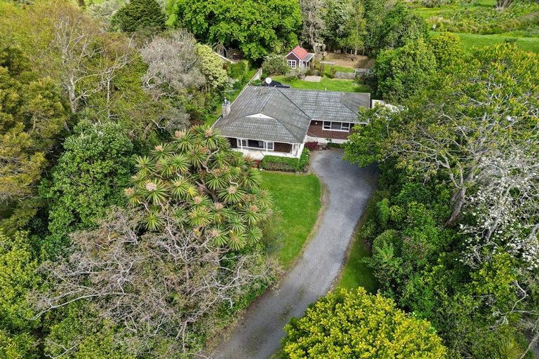 Photo of property in 15 Kauri Road, Waikanae, 5036