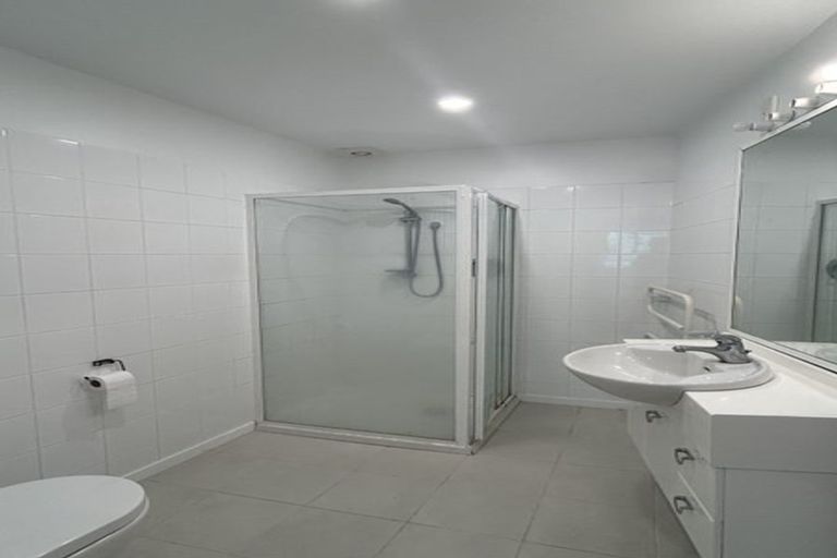 Photo of property in 29 Lawson Place, Mount Victoria, Wellington, 6011