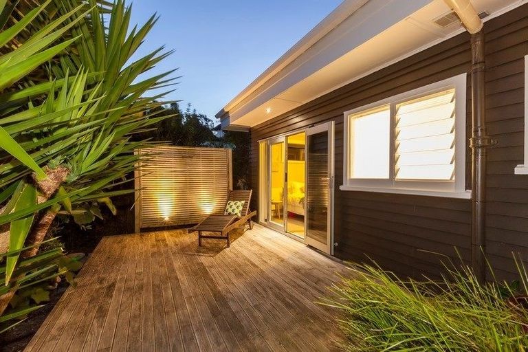 Photo of property in 20 Waikare Road, Raumati Beach, Paraparaumu, 5032