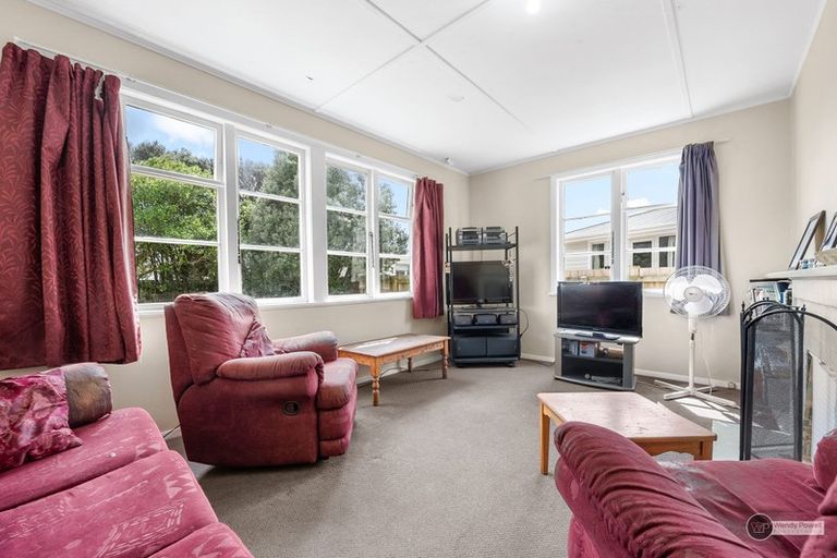 Photo of property in 21 Hunter Street, Taita, Lower Hutt, 5011