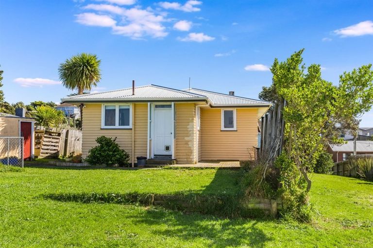 Photo of property in 67 Pikarere Street, Titahi Bay, Porirua, 5022