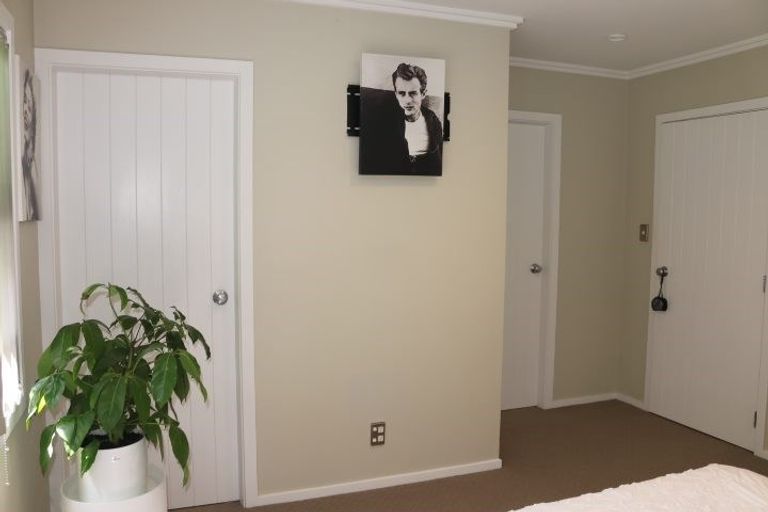 Photo of property in 65a Rosalie Terrace, Kelvin Grove, Palmerston North, 4414