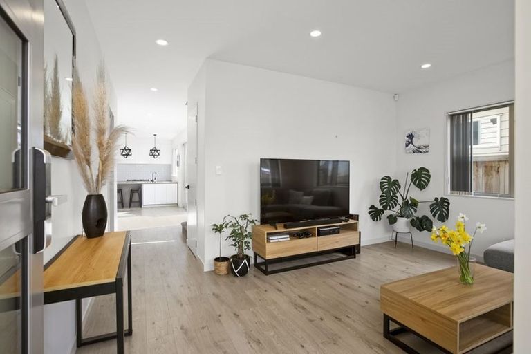 Photo of property in 19 Camp X Place, Whenuapai, Auckland, 0618