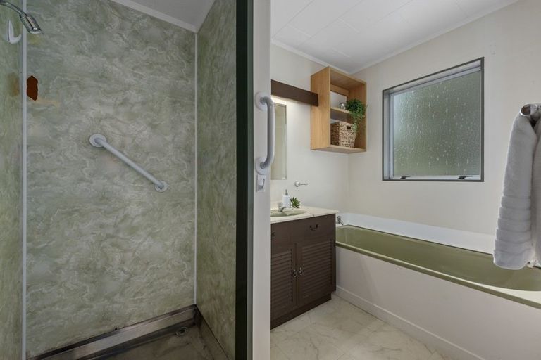 Photo of property in 8a Amber Grove, Birchville, Upper Hutt, 5018