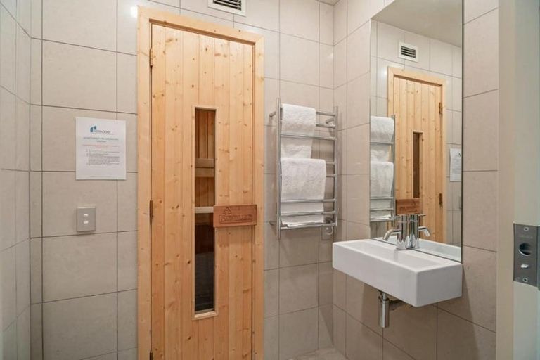 Photo of property in 153 Ardmore Street, Wanaka, 9305