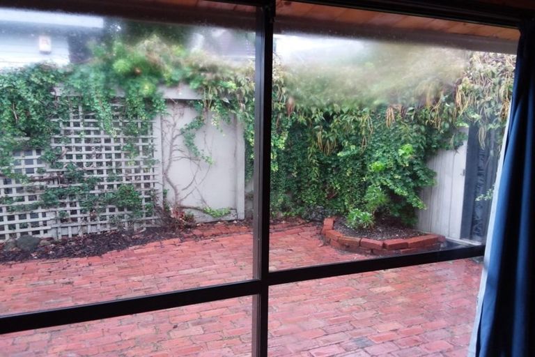 Photo of property in 6 Aries Place, Kawaha Point, Rotorua, 3010