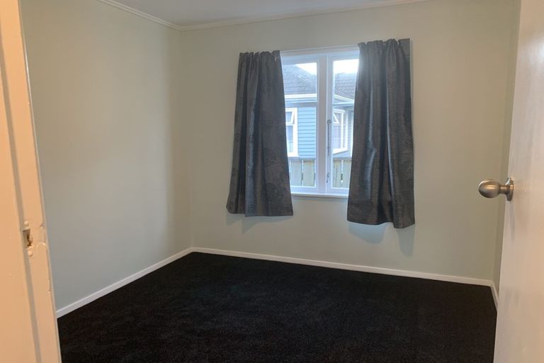 Photo of property in 120 Wainuiomata Road, Wainuiomata, Lower Hutt, 5014