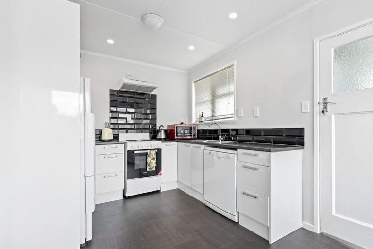 Photo of property in 80 Fairfield Road, Fairfield, Hamilton, 3214