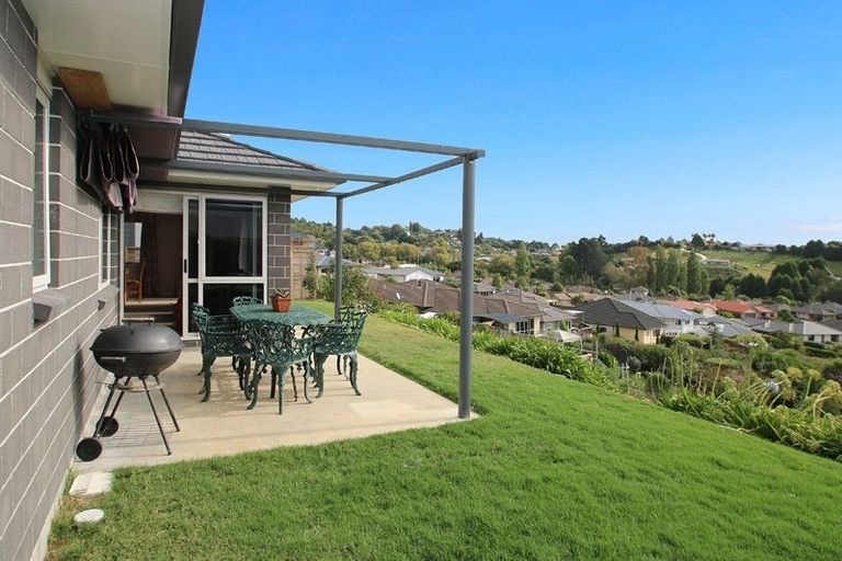 Photo of property in 94 Oteki Park Drive, Welcome Bay, Tauranga, 3112