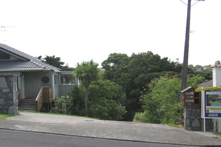 Photo of property in 50 Maritime Terrace, Birkenhead, Auckland, 0626