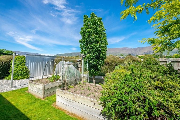 Photo of property in 128 Kings Drive, Wanaka, 9305