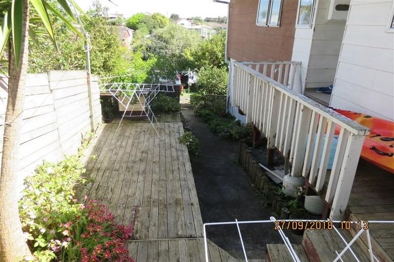 Photo of property in 10 Beauchamp Drive, Massey, Auckland, 0614