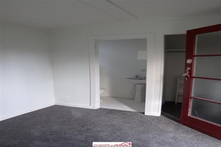 Photo of property in 1 Dickson Street, Macandrew Bay, Dunedin, 9014