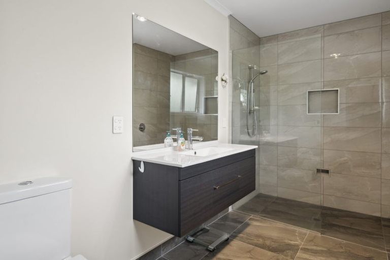 Photo of property in 4 Palmer Crescent, Silverstream, Upper Hutt, 5019