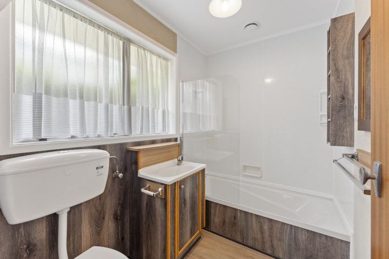 Photo of property in 4 Summit Road, Fairfield, Lower Hutt, 5011