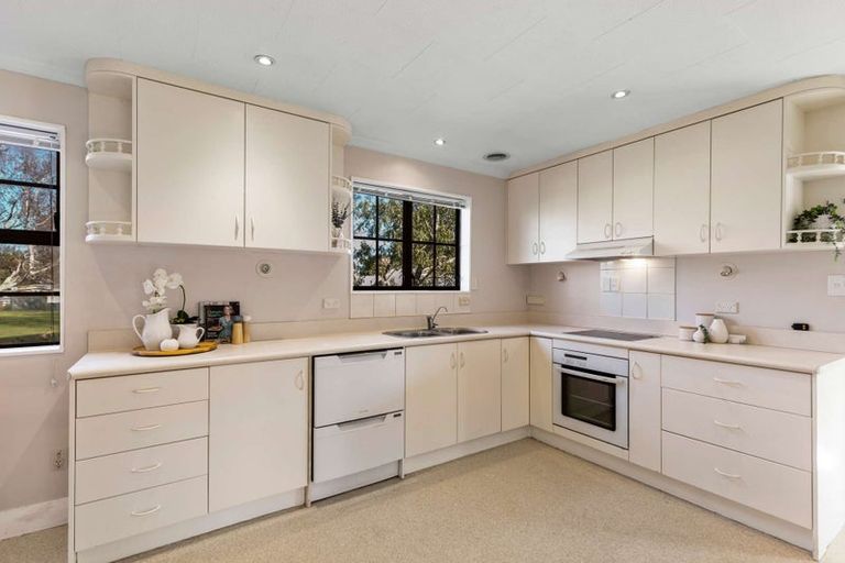 Photo of property in 5 Aiken Road, Saint Johns Hill, Whanganui, 4501