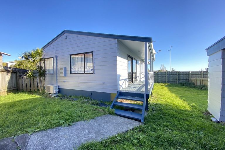 Photo of property in 6/17a Idesia Place, Totara Heights, Auckland, 2105