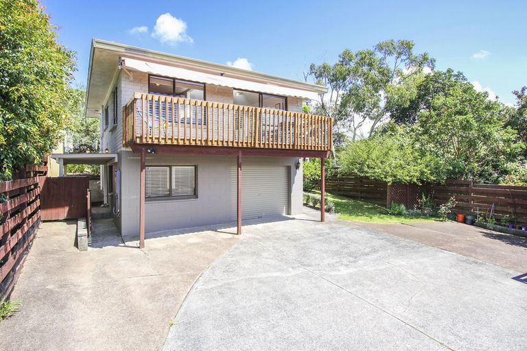 Photo of property in 2/107 Golf Road, New Lynn, Auckland, 0600