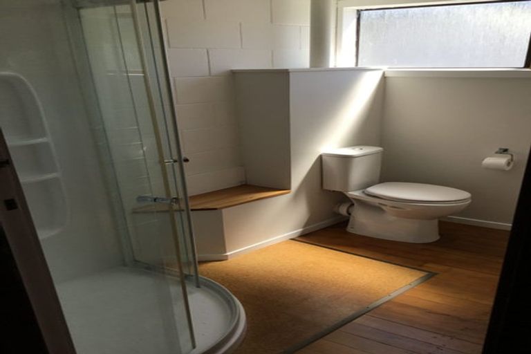 Photo of property in Lynbrae Court Flats, 19/4 Dr Taylor Terrace, Johnsonville, Wellington, 6037