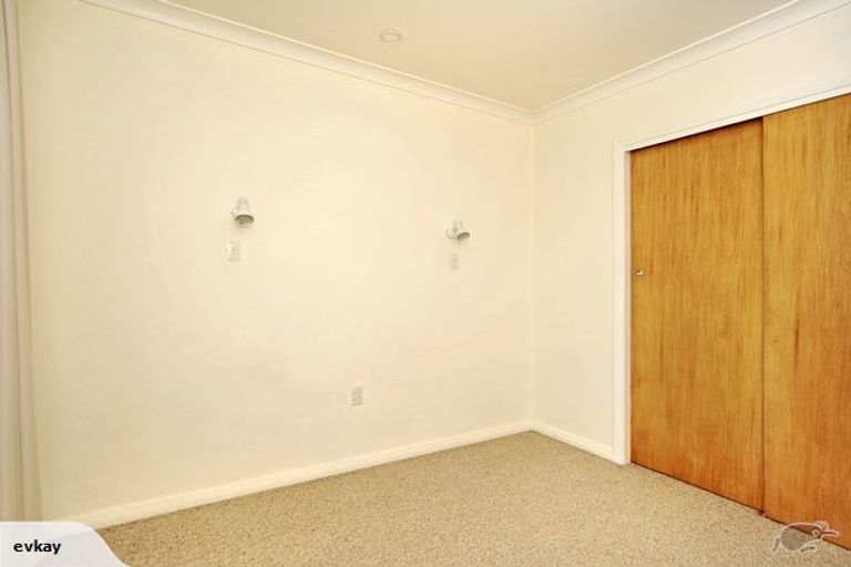 Photo of property in 2 Nairn Crescent, Awapuni, Palmerston North, 4412