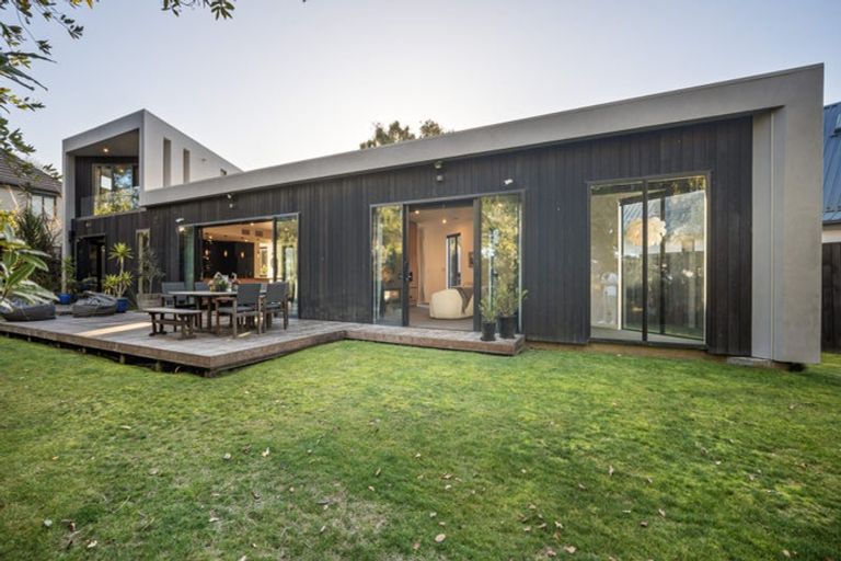 Photo of property in 11 Girvan Street, Fendalton, Christchurch, 8041