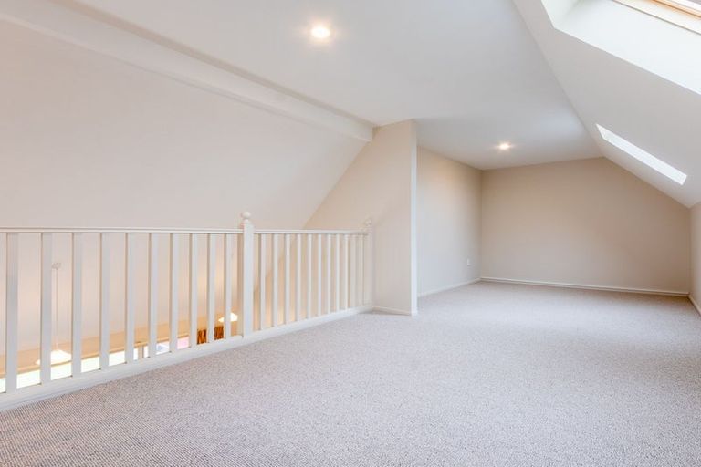 Photo of property in Rangeview Villas, 24/9 Fuller Close, Levin, 5510