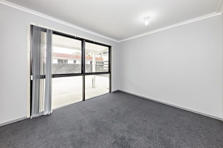 Photo of property in 367 Roscommon Road, Clendon Park, Auckland, 2103