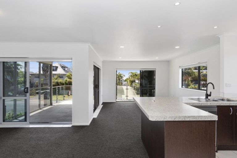 Photo of property in 1044a Papamoa Beach Road, Papamoa Beach, Papamoa, 3118