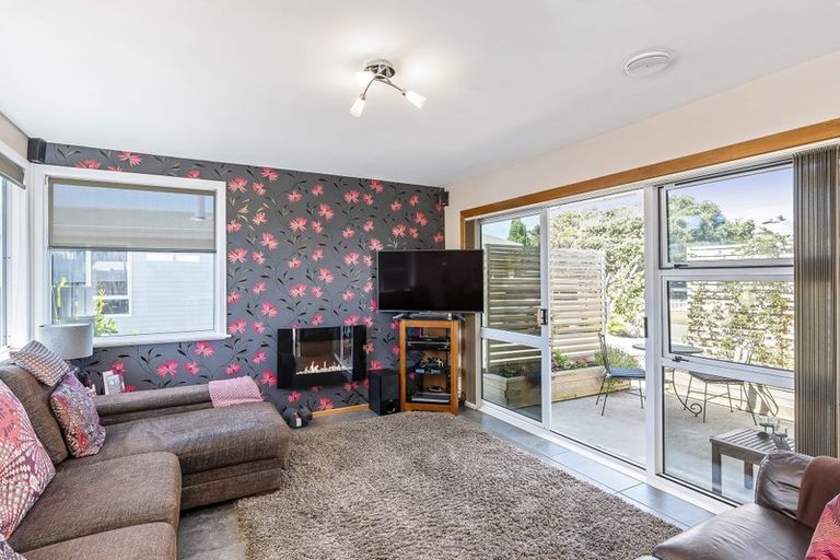 Photo of property in 18 Teoti Street, Paraparaumu Beach, Paraparaumu, 5032