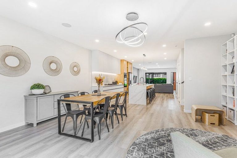 Photo of property in 3 Hea Road, Hobsonville, Auckland, 0616