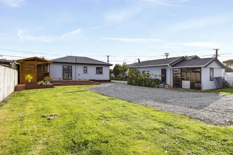 Photo of property in 112 Glover Road, Hawera, 4610