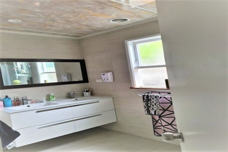 Photo of property in 1 Rosalind Road, Glenfield, Auckland, 0629