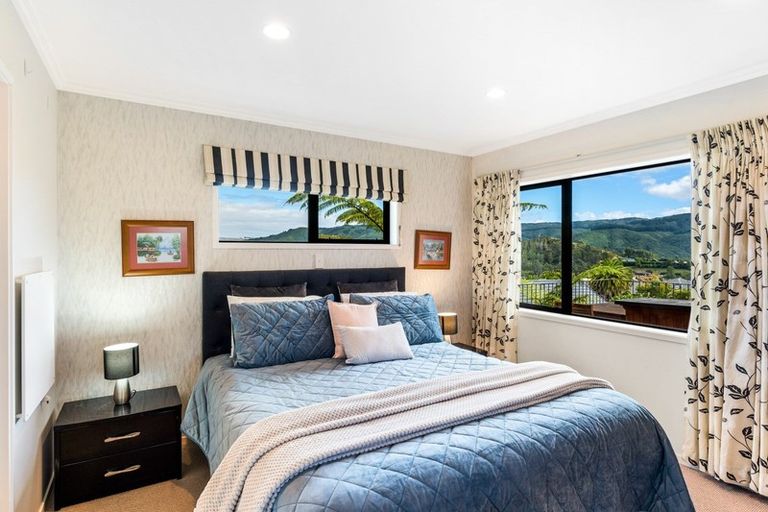 Photo of property in 32 Mount Marua Drive, Timberlea, Upper Hutt, 5018