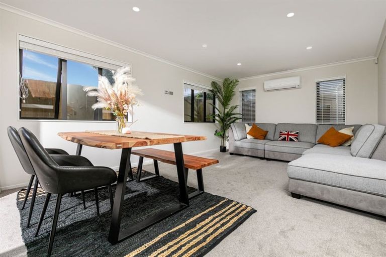 Photo of property in 9a Kingdale Road, Henderson, Auckland, 0610