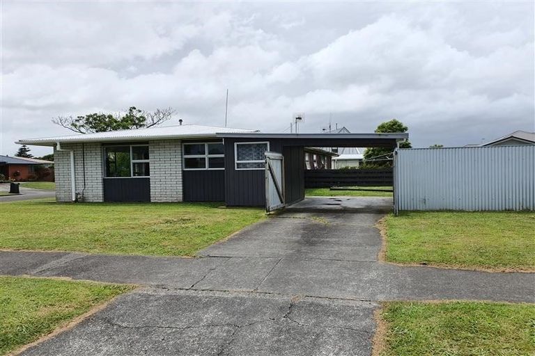 Photo of property in 11 Bruce Place, Highbury, Palmerston North, 4412
