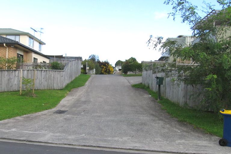 Photo of property in 48 Zefiro Drive, Massey, Auckland, 0614