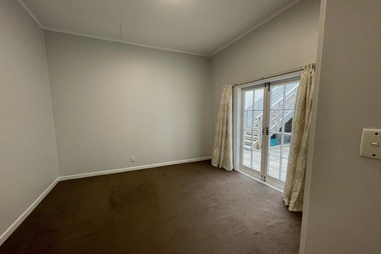 Photo of property in 73 Majoribanks Street, Mount Victoria, Wellington, 6011