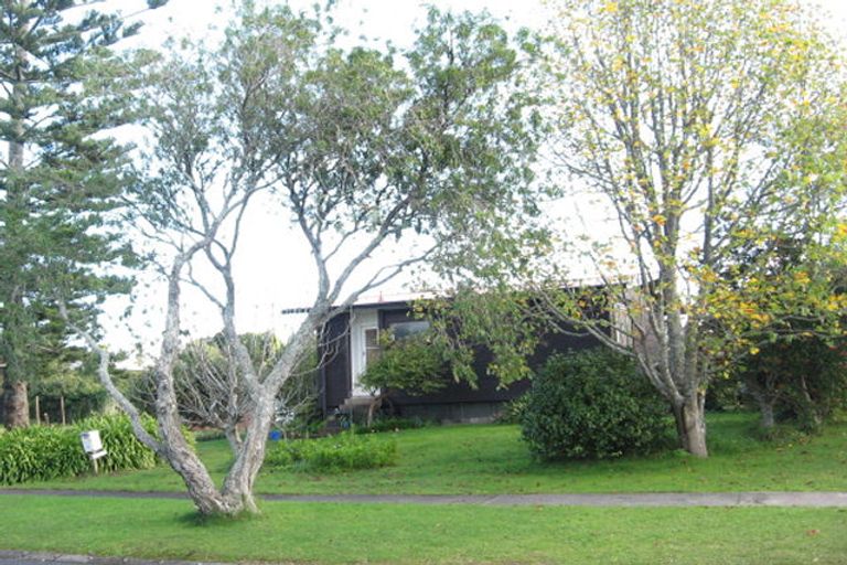Photo of property in 103 Ennis Avenue, Pakuranga Heights, Auckland, 2010
