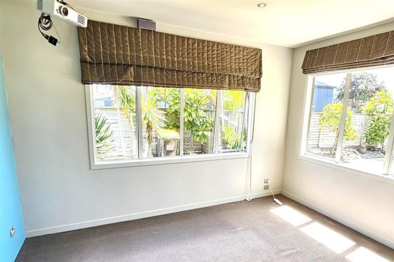 Photo of property in 128 Harbour Drive, Matarangi, Whitianga, 3592