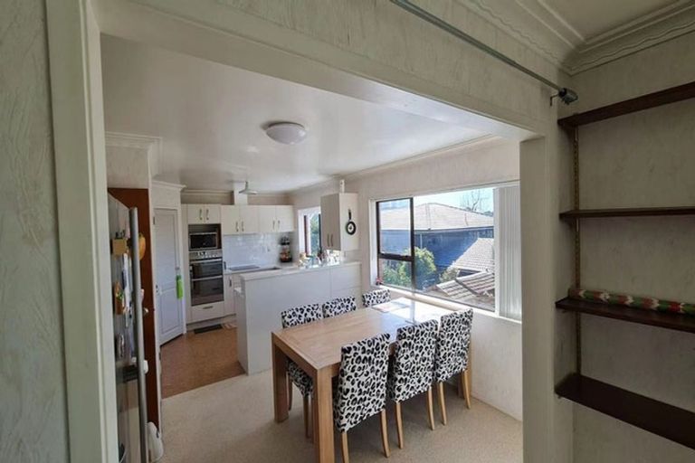 Photo of property in 1 Sunrise Lane, Te Atatu South, Auckland, 0610