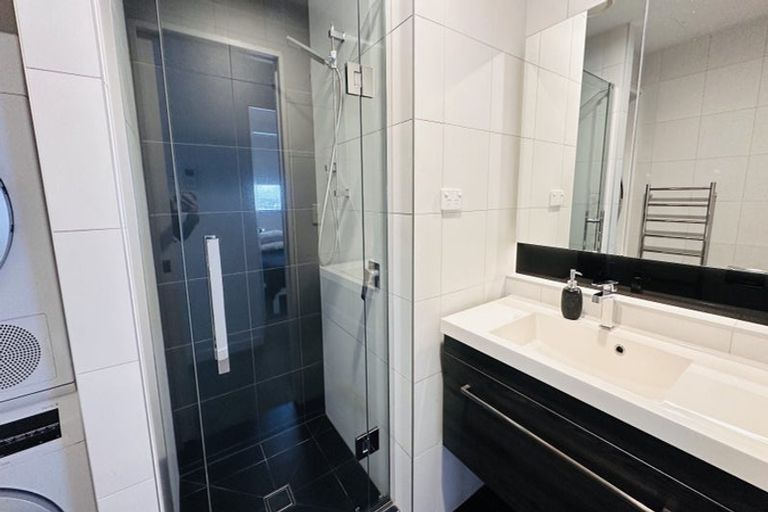 Photo of property in 102/19 Rawene Road, Birkenhead, Auckland, 0626