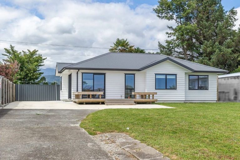 Photo of property in 39 Strathmore Avenue, Levin, 5510