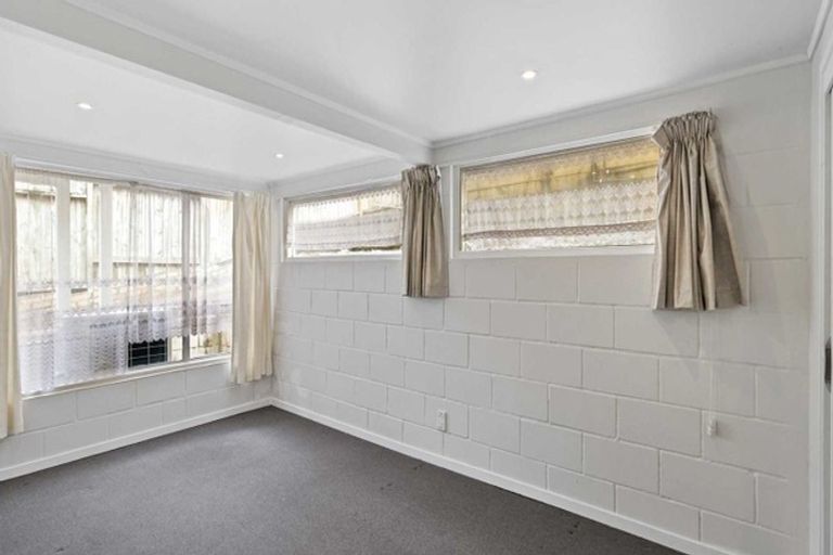 Photo of property in 1/111 Tirimoana Road, Te Atatu South, Auckland, 0602