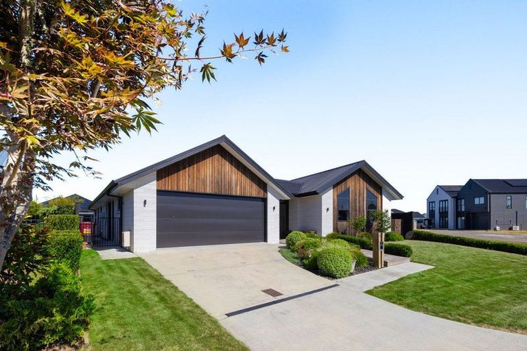 Photo of property in 6 Lewis Way, Cambridge, 3434