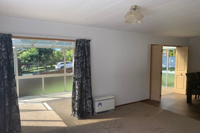 Photo of property in 41 Tamahere Drive, Glenfield, Auckland, 0629