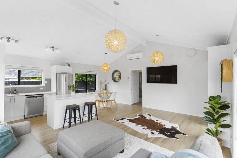 Photo of property in 7 Rheingold Place, Huapai, Kumeu, 0810