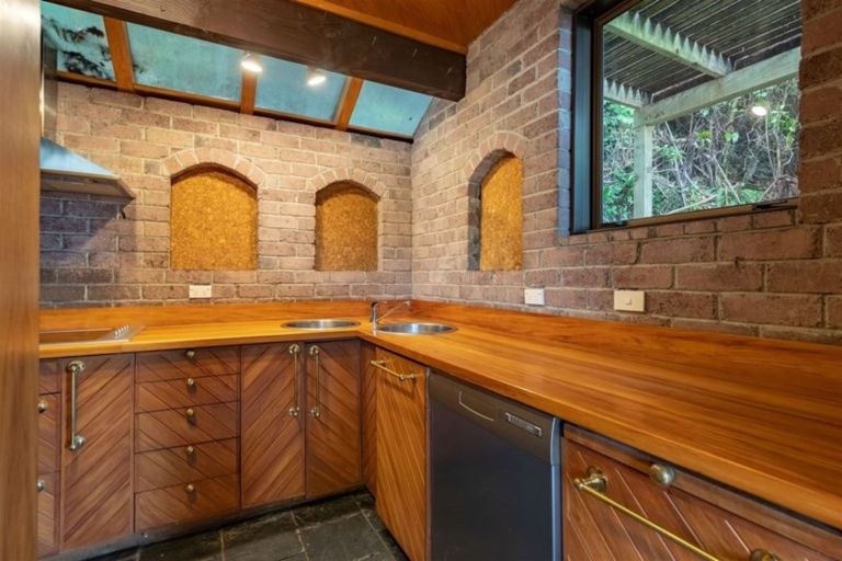 Photo of property in 44 Viewmont Drive, Harbour View, Lower Hutt, 5010